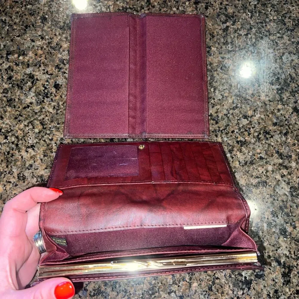 Gorgeous Vintage Etch 2 Prym Top Grain Red Burgundy Leather Wallet Coin Purse